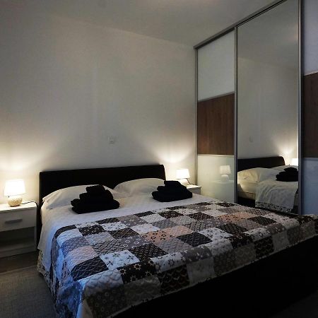 Deluxe Apartment Joia With Balcony On The Beach Bacvice, Free Parking, Old Town, Near Ferry Port Split Eksteriør billede