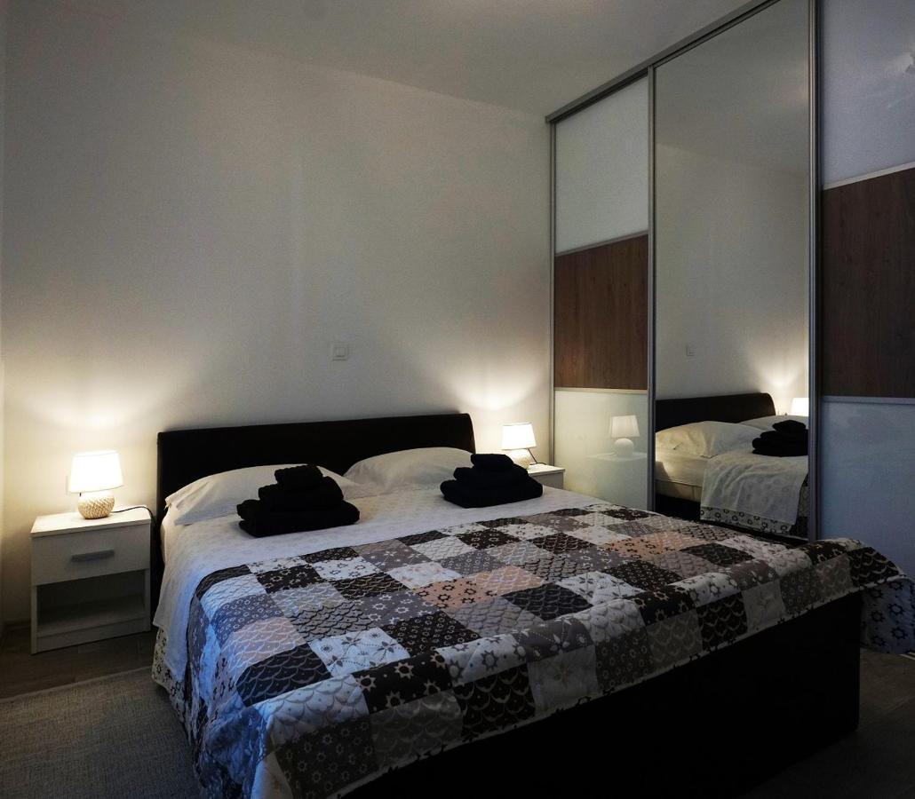Deluxe Apartment Joia With Balcony On The Beach Bacvice, Free Parking, Old Town, Near Ferry Port Split Eksteriør billede