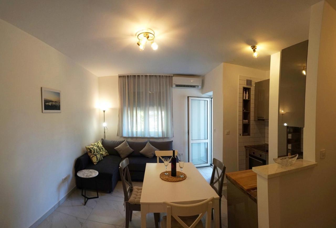 Deluxe Apartment Joia With Balcony On The Beach Bacvice, Free Parking, Old Town, Near Ferry Port Split Eksteriør billede
