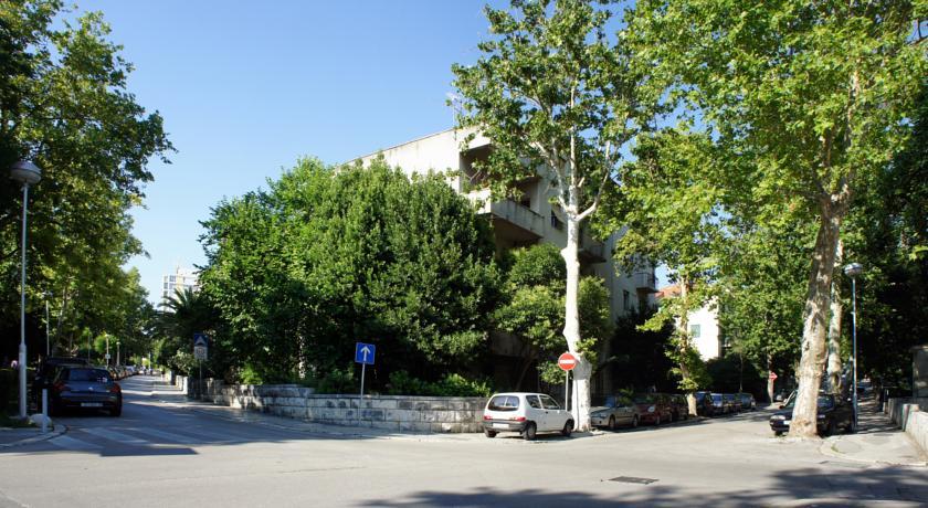 Deluxe Apartment Joia With Balcony On The Beach Bacvice, Free Parking, Old Town, Near Ferry Port Split Værelse billede